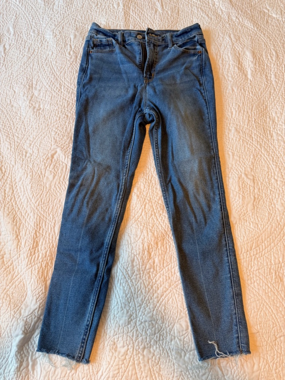 Old Navy Extra High-Rise Rockstar Super Skinny Medium/Dark Wash Jeans
